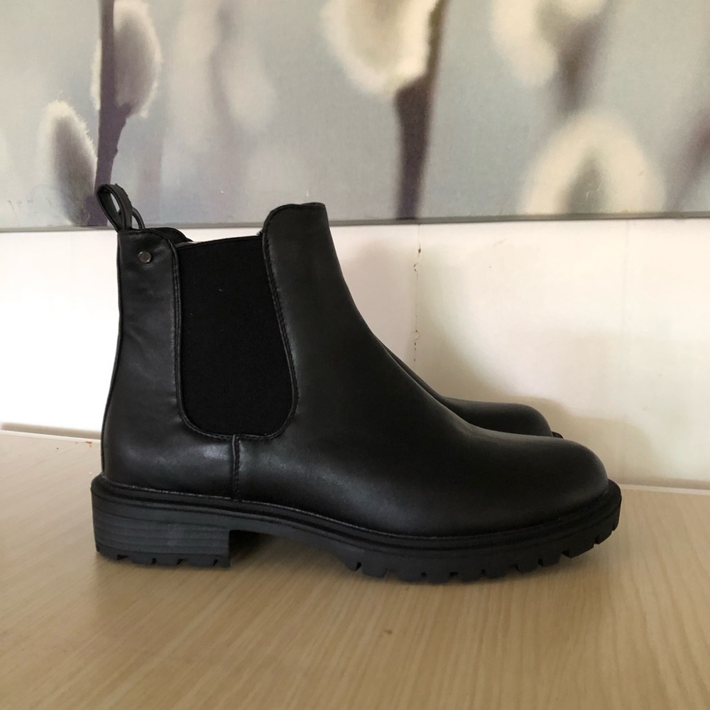 New! French Connection Chelsea boots